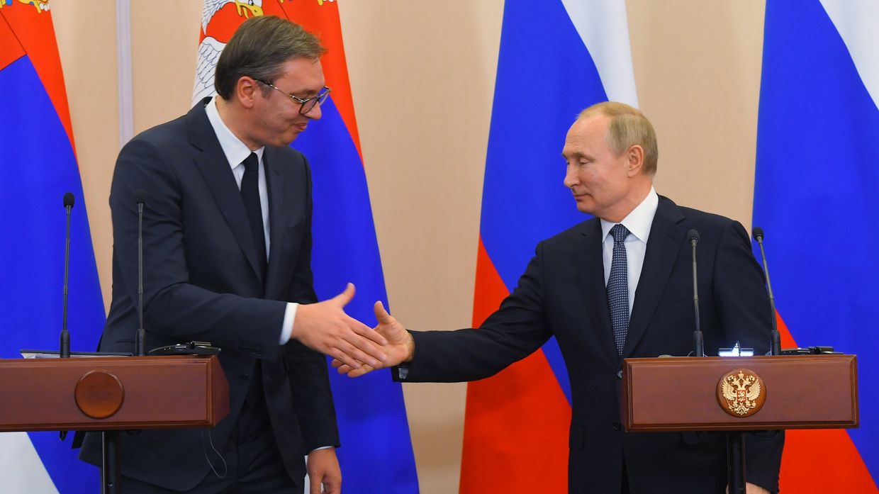 Президент РФ В. Путин встретился с президентом Республики Сербия А. Вучичем в Сочи