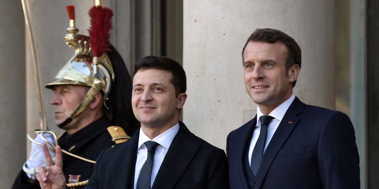 Президент Украины Владимир Зеленский и президент Франции Эммануэль Макрон Президент Украины Владимир Зеленский и президент Франции Эммануэль Макрон