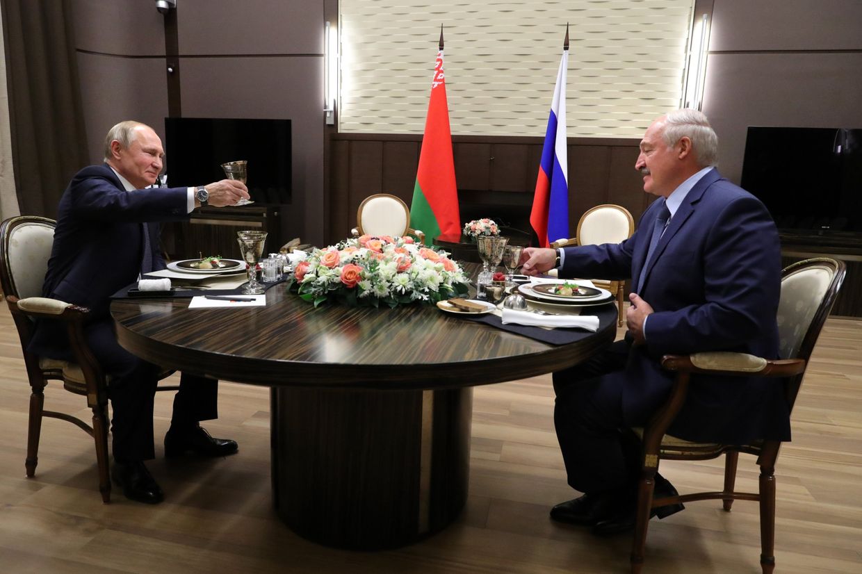 Президент РФ В. Путин провел переговоры с президентом Белоруссии А. Лукашенко в Сочи