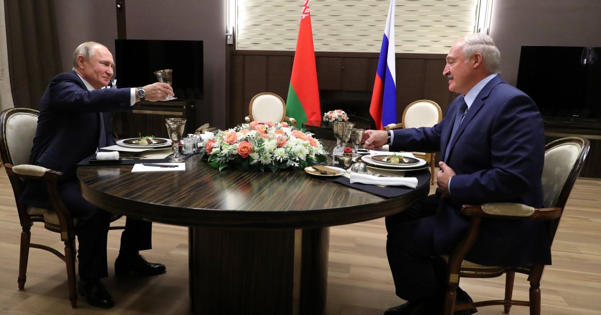 Президент РФ В. Путин провел переговоры с президентом Белоруссии А. Лукашенко в Сочи Президент РФ В. Путин провел переговоры с президентом Белоруссии А. Лукашенко в Сочи