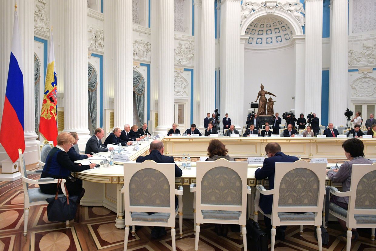 Президент РФ В. Путин провел заседание Совета по русскому языку