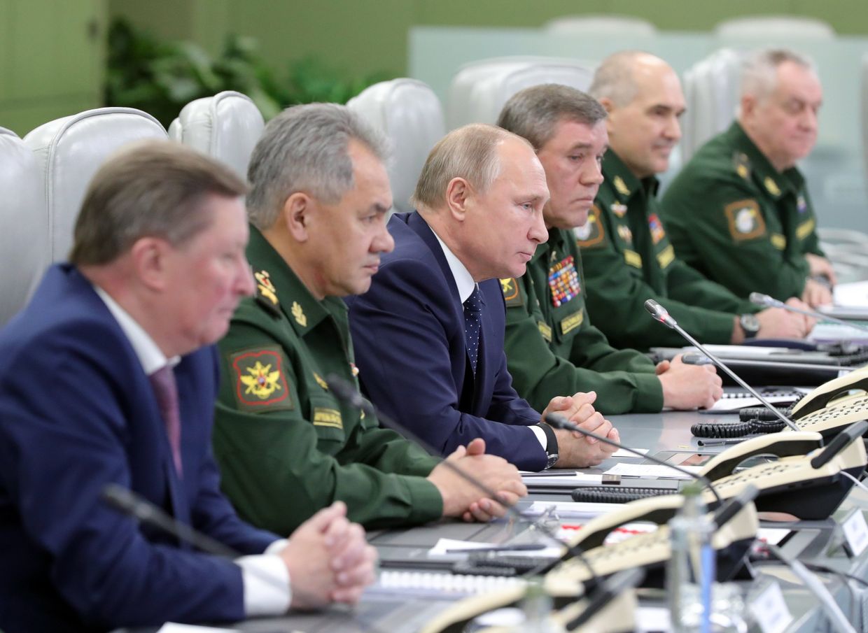 Владимир Путин наблюдает за пуском ракеты комплекса «Авангард»