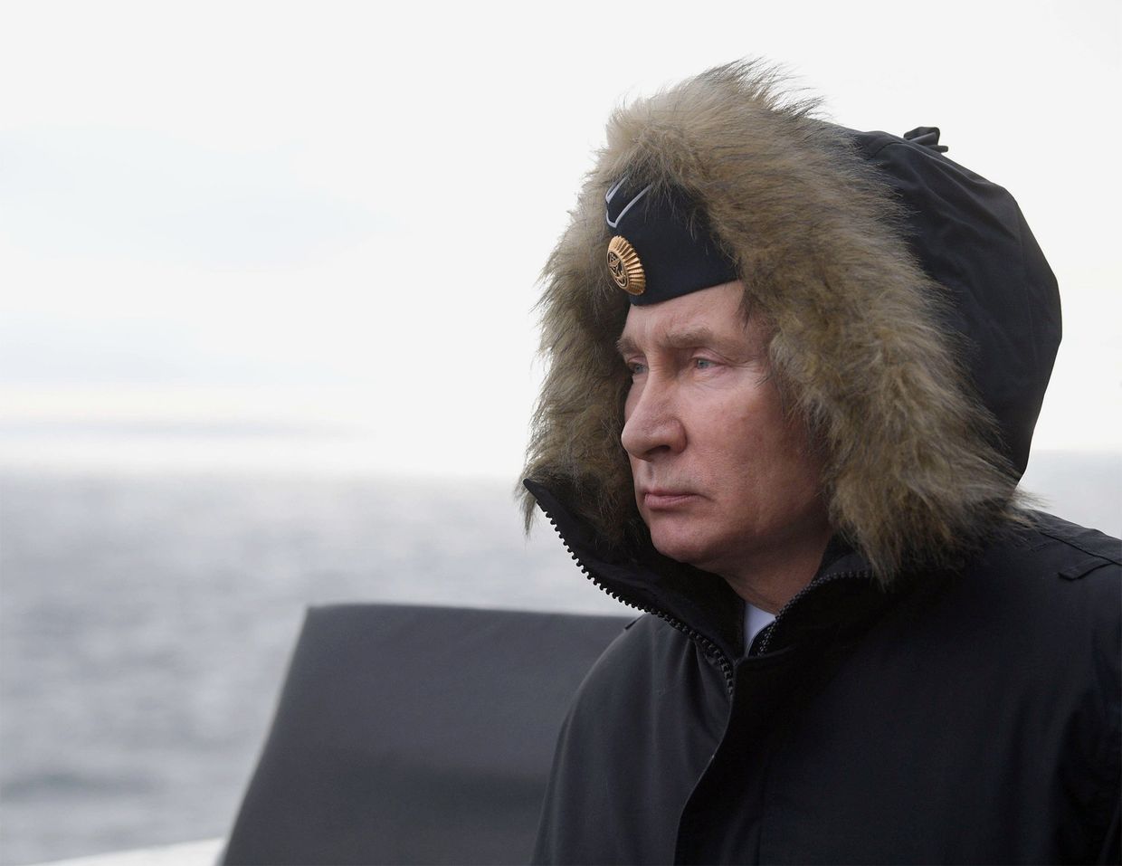 Владимир Путин наблюдает за ходом совместных учений Северного и Черноморского флотов в Черном море