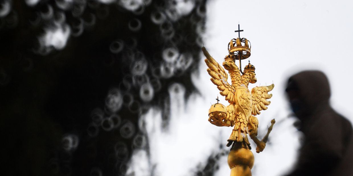 Двуглавый орел на башне Исторического музея в Москве Двуглавый орел на башне Исторического музея в Москве