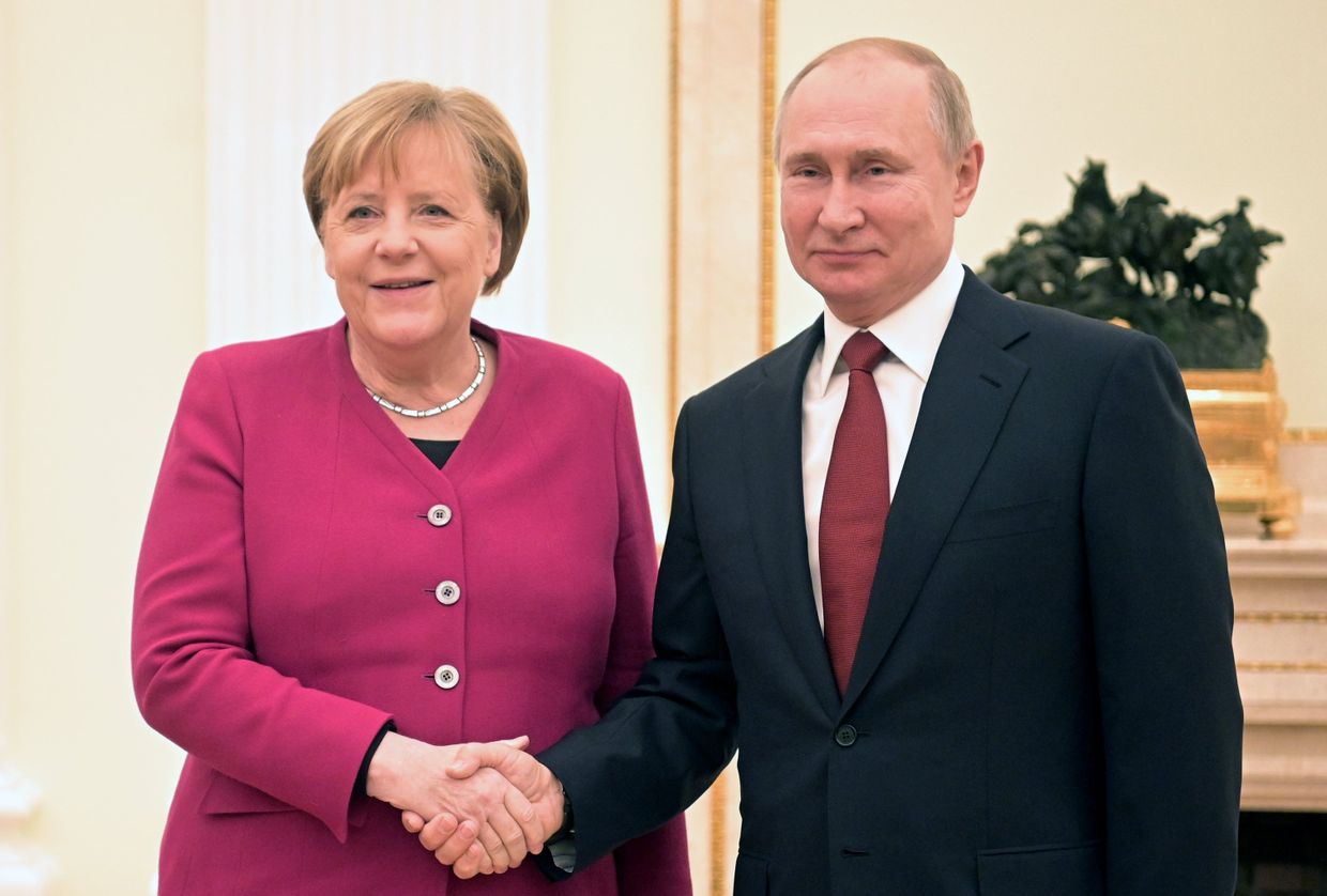 Встреча президента РФ В. Путина с канцлером Германии А. Меркель Встреча президента РФ В. Путина с канцлером Германии А. Меркель