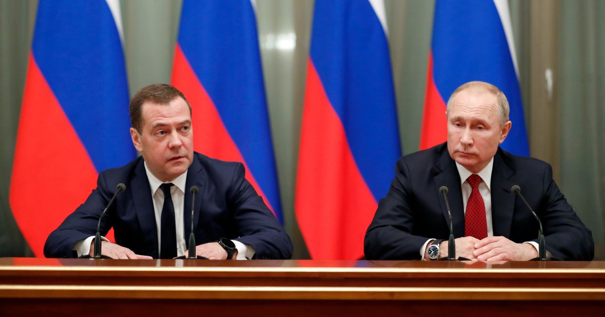 Правительство России уходит в отставку Правительство России уходит в отставку