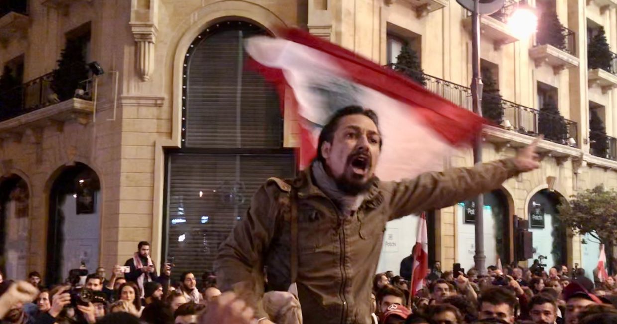 Демонстрация в Бейруте против назначения на пост премьер-министра Ливана Хассана Дияба