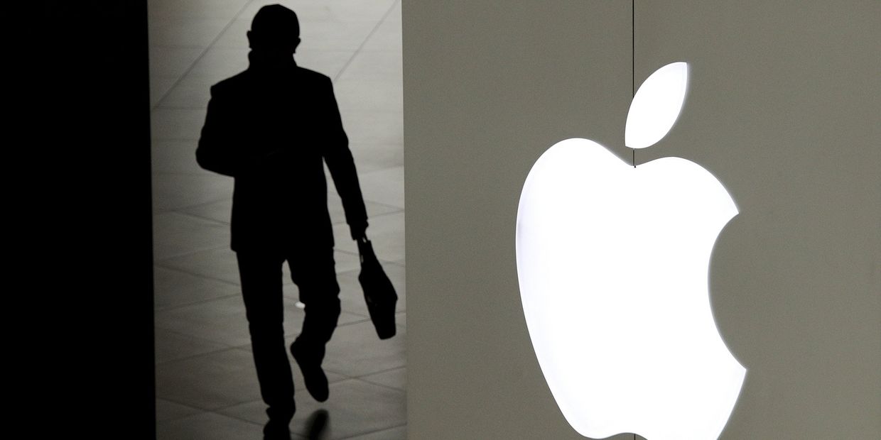 Посетитель магазина Apple в Пекине, Китай