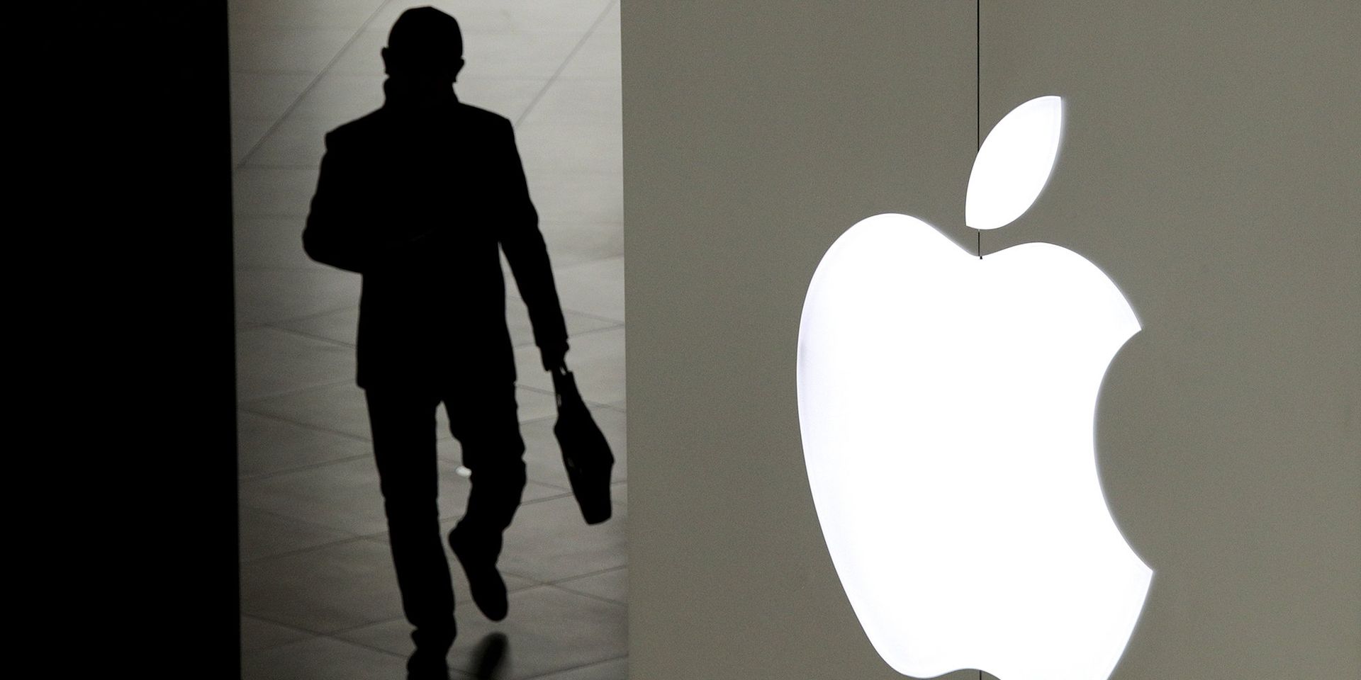 Посетитель магазина Apple в Пекине, Китай - ИноСМИ, 1920, 11.11.2022