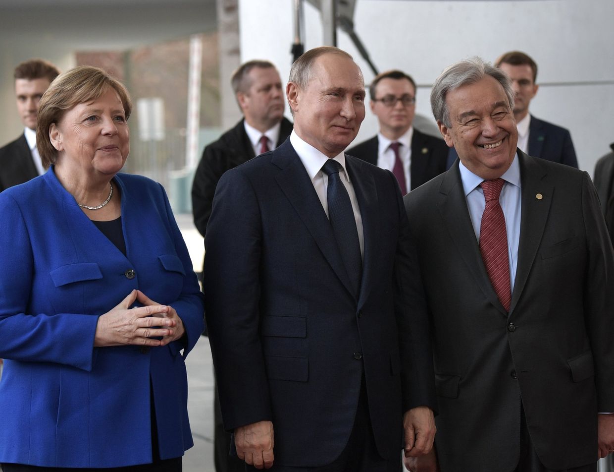 Поездка президента РФ В. Путина в Берлин для участия в Международной конференции по Ливии