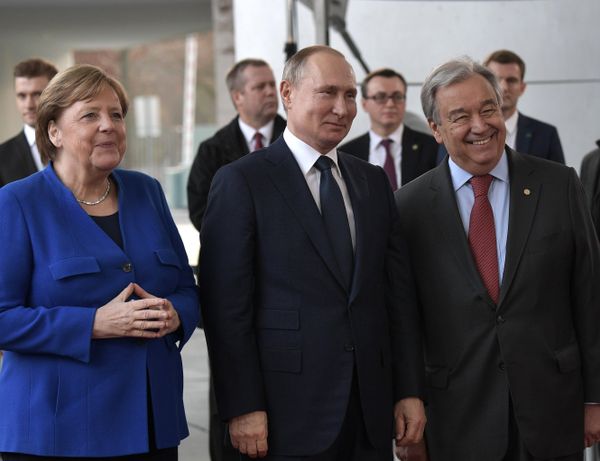 Поездка президента РФ В. Путина в Берлин для участия в Международной конференции по Ливии