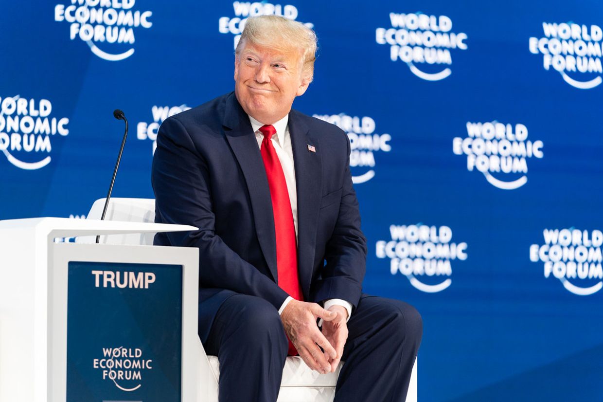 Президент США Дональд Трамп выступает на форуме в Давосе