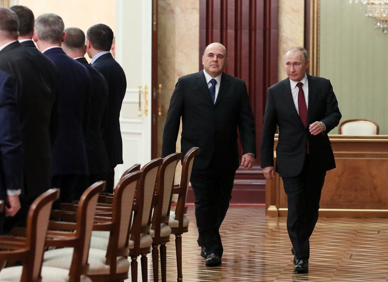 Президент РФ В. Путин провел встречу с новым правительством РФ