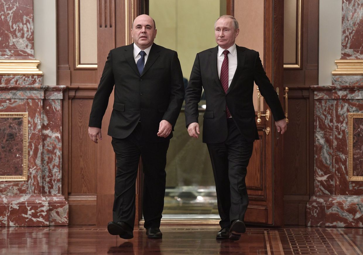 Президент РФ В. Путин провел встречу с новым правительством РФ