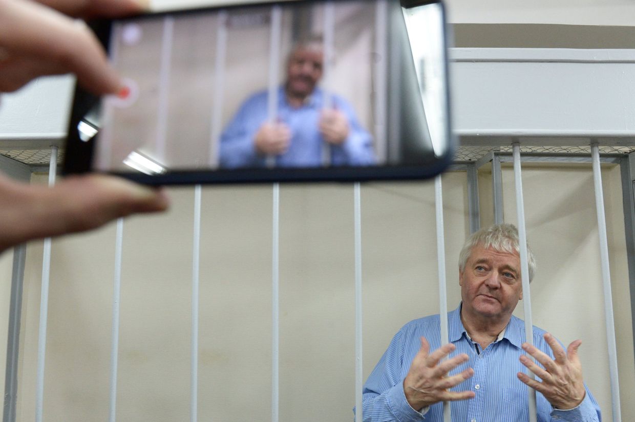 Рассмотрение ходатайства следствия о продлении срока содержания под стражей Ф. Берга