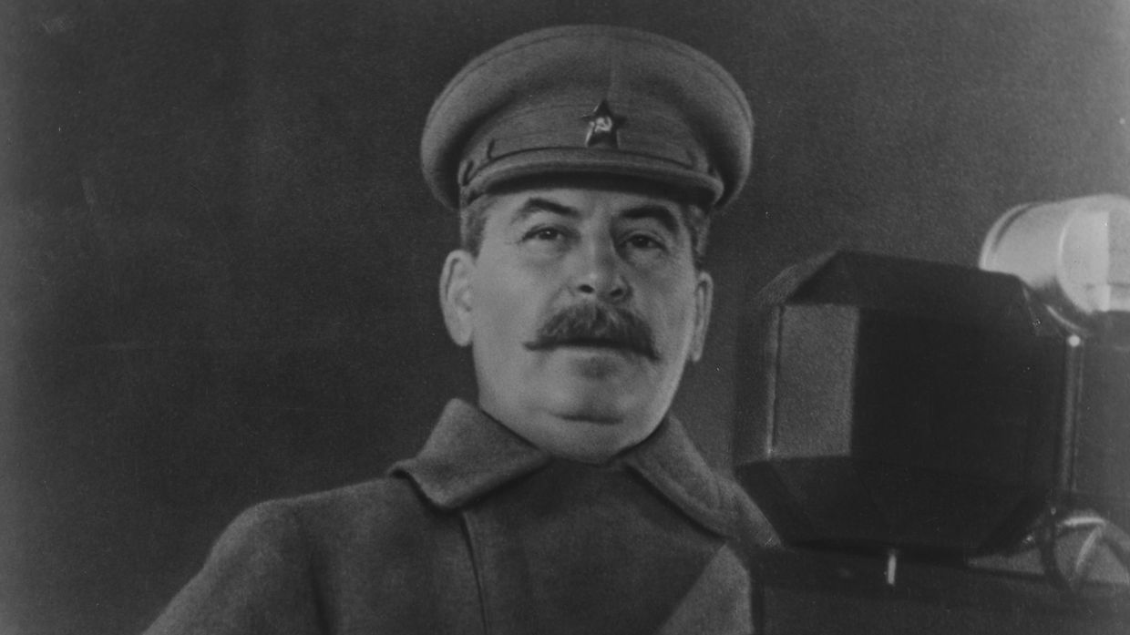 Великая Отечественная война 1941-1945 гг. Председатель Совета народных комиссаров СССР, Председатель Государственного комитета обороны СССР Иосиф Виссарионович Сталин выступает с речью на военном параде на Красной площади 7 ноября 1941 года.