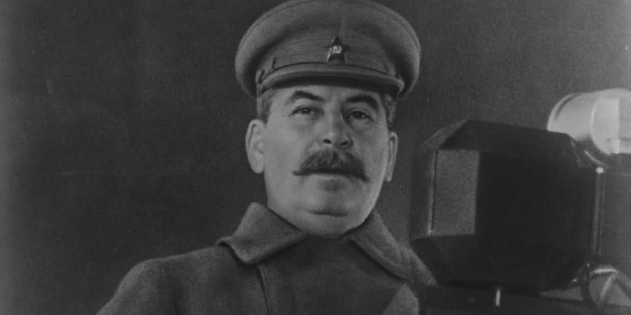 Великая Отечественная война 1941-1945 гг. Председатель Совета народных комиссаров СССР, Председатель Государственного комитета обороны СССР Иосиф Виссарионович Сталин выступает с речью на военном параде на Красной площади 7 ноября 1941 года.