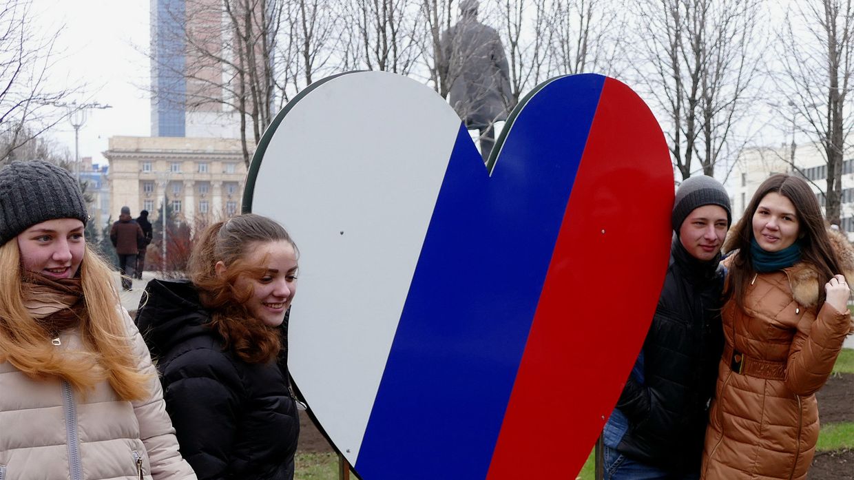 Митинг в Донецке, посвященный годовщине воссоединения Крыма с Россией