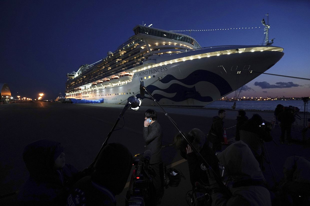 Находящийся в карантине круизный лайнер Diamond Princess