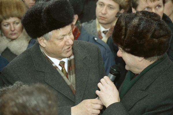 Президент России Борис Николаевич Ельцин (слева) и мэр Санкт-Петербурга Анатолий Собчак
