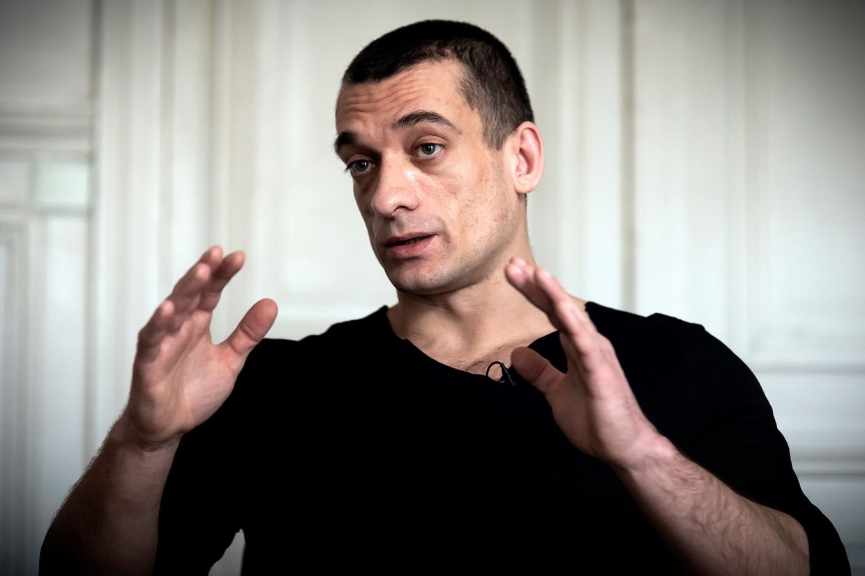 Художник Петр Павленский