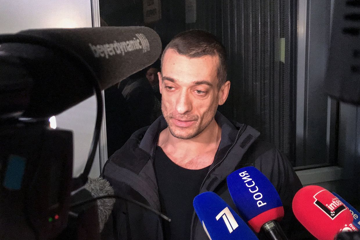 Российский художник Петр Павленский