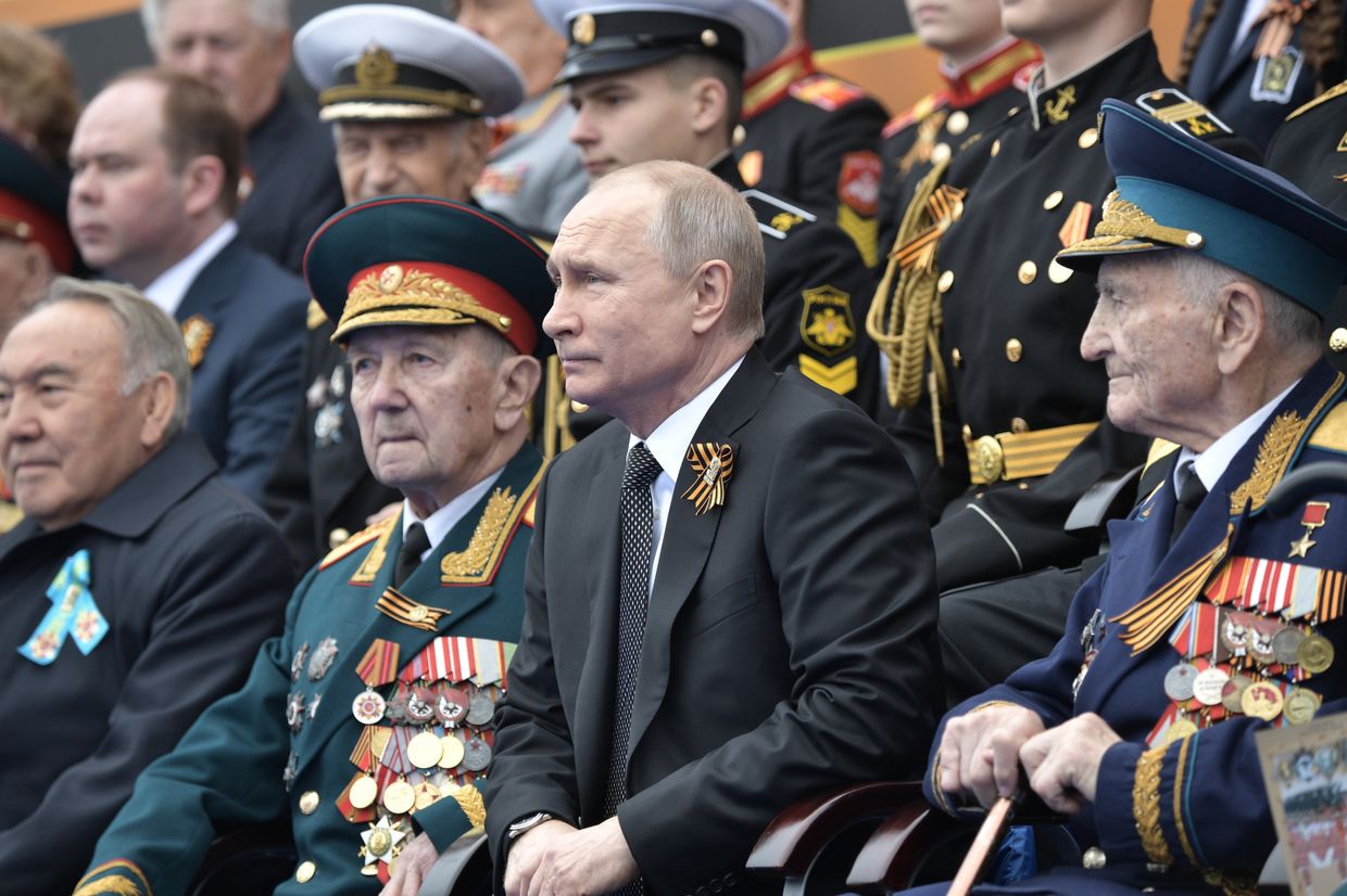 Президент РФ В. Путин на военном параде в честь 74-й годовщины Победы в ВОВ