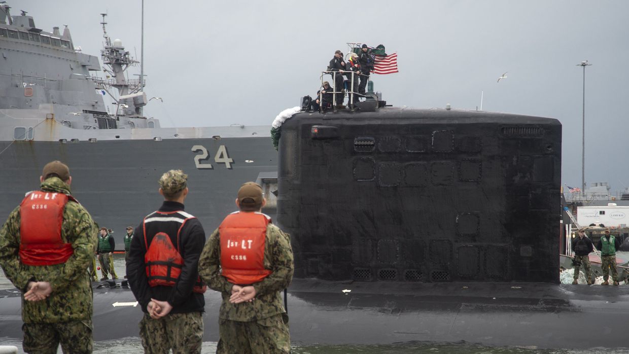 Прибытие подлодки на базу ВМС Норфолк, США