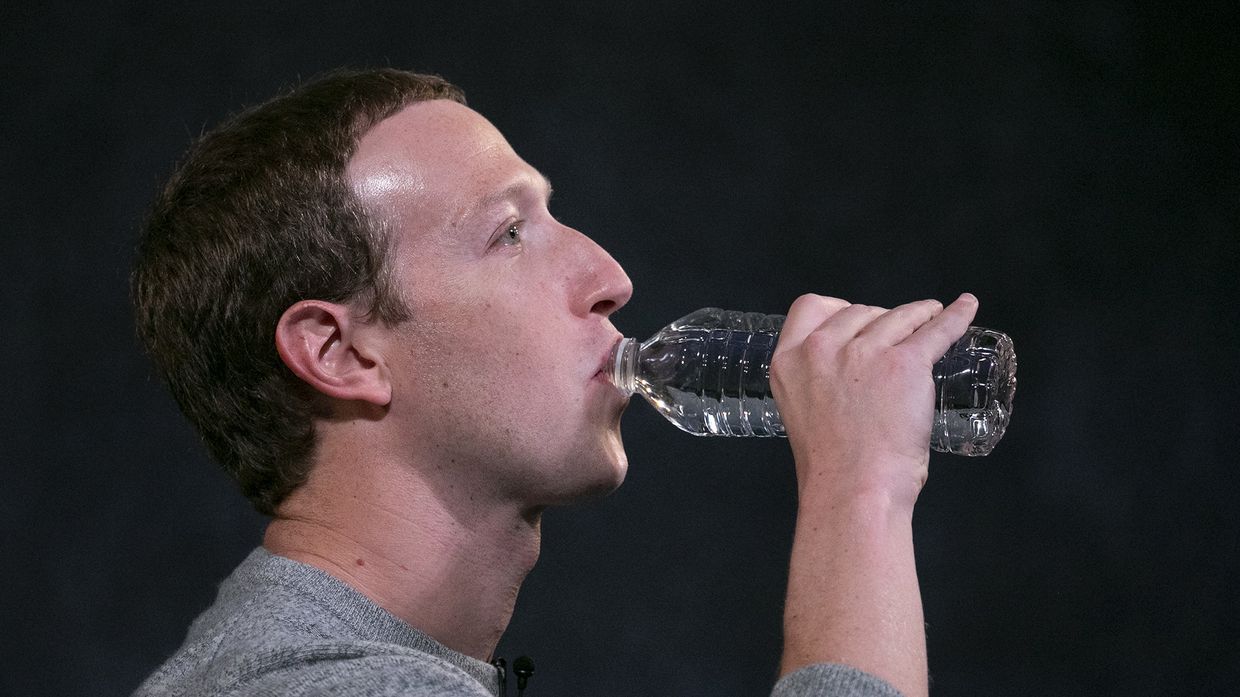 Руководитель компании Facebook Марк Цукерберг