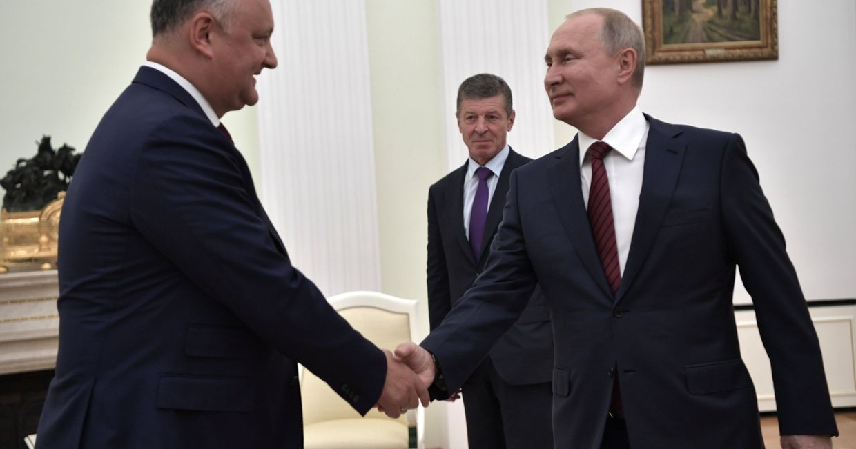 Президент РФ В. Путин встретился с президентом Молдавии И. Додоном Президент РФ В. Путин встретился с президентом Молдавии И. Додоном