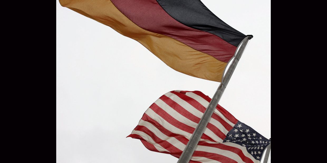 Флаги США и Германии
