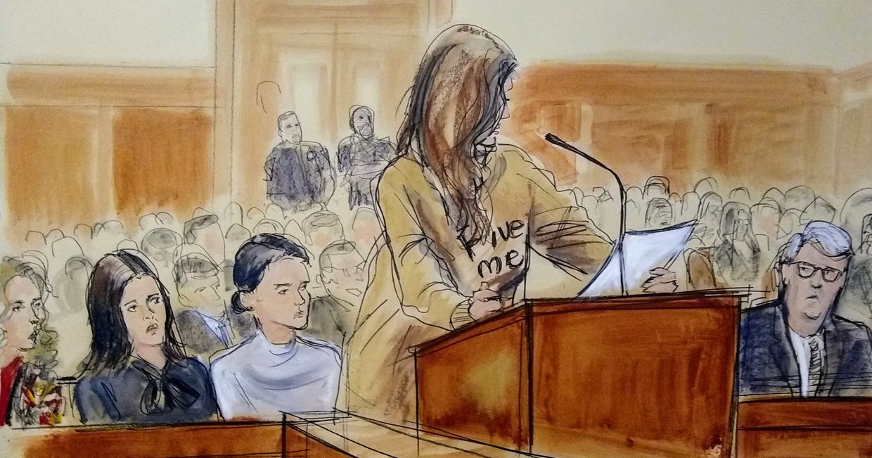 Женщины дают показания против Харви Вайнштейна, рисунок из зала суда в Нью-Йорке Женщины дают показания против Харви Вайнштейна, рисунок из зала суда в Нью-Йорке