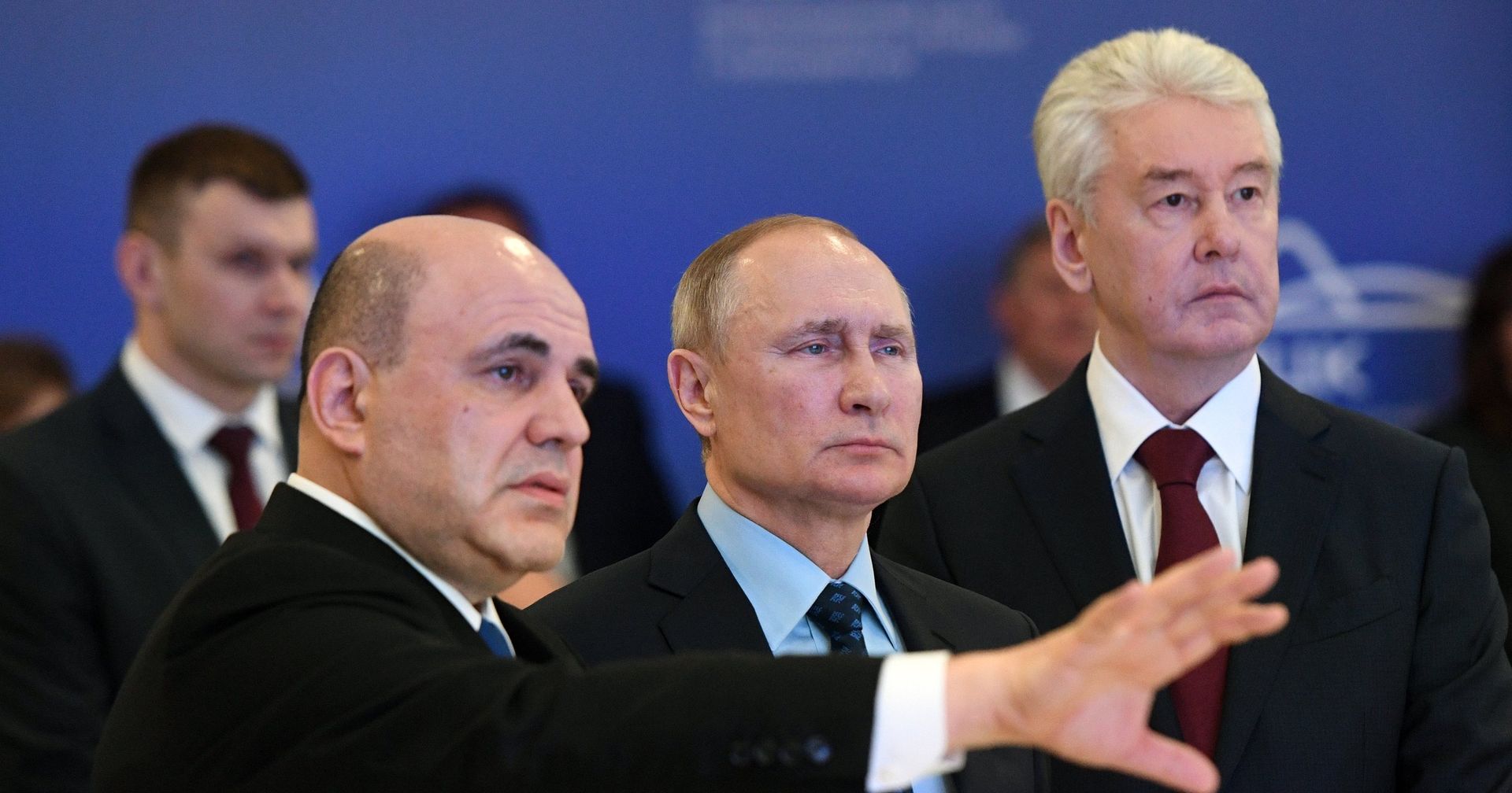 Президент РФ В. Путин посетил информационный центр по мониторингу ситуации с коронавирусом в Москве - ИноСМИ, 1920, 31.12.2020