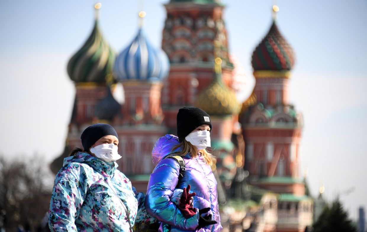 Туристы на Красной площади в Москве