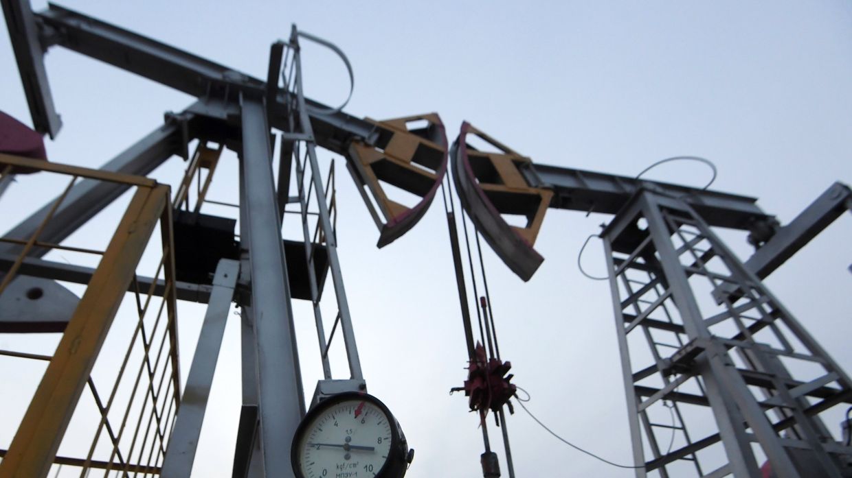 Работа нефтяных станков - качалок