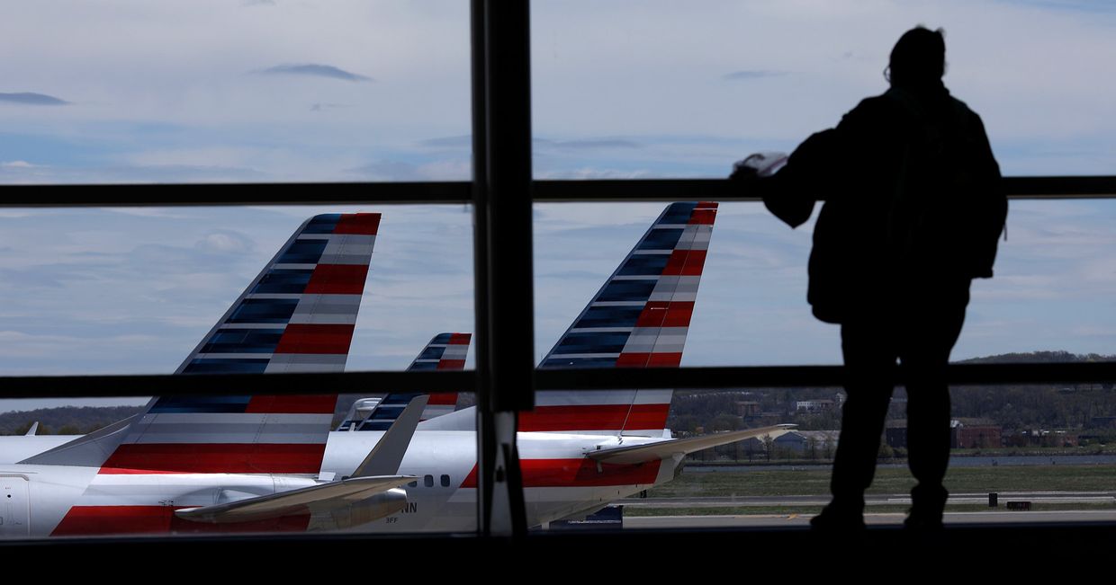Самолеты American Airlines в аэропорту Рейгана в Вашингтоне
