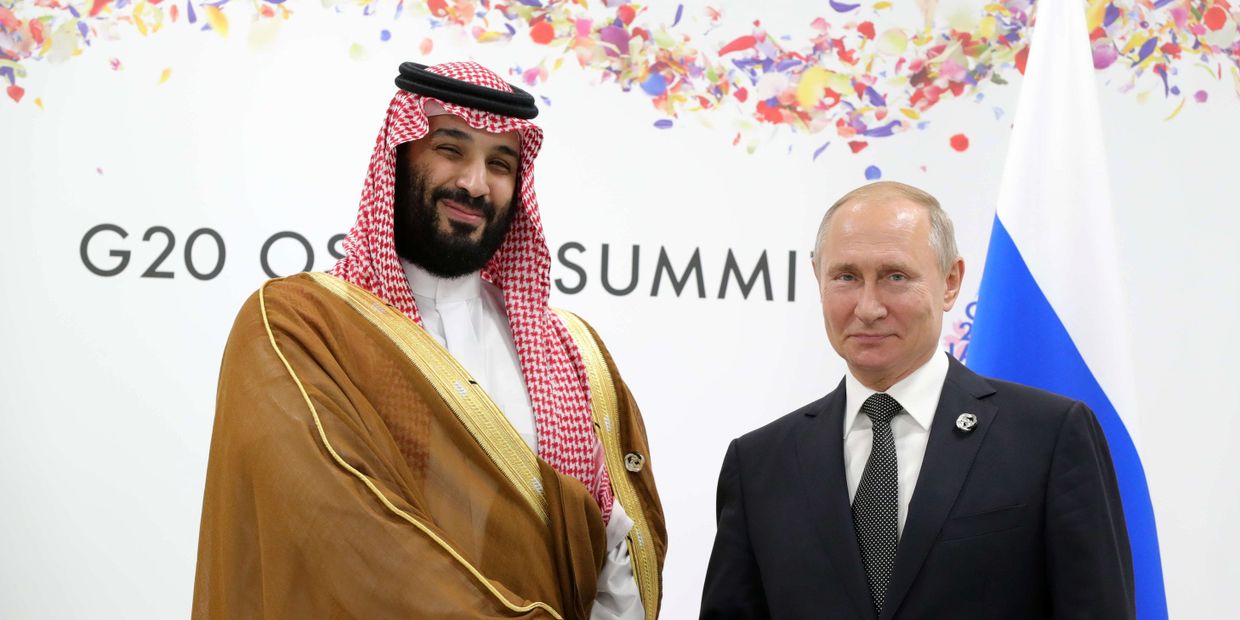 Рабочий визит президента РФ В. Путина в Японию для участия в саммите Группы двадцати. Рабочий визит президента РФ В. Путина в Японию для участия в саммите Группы двадцати.