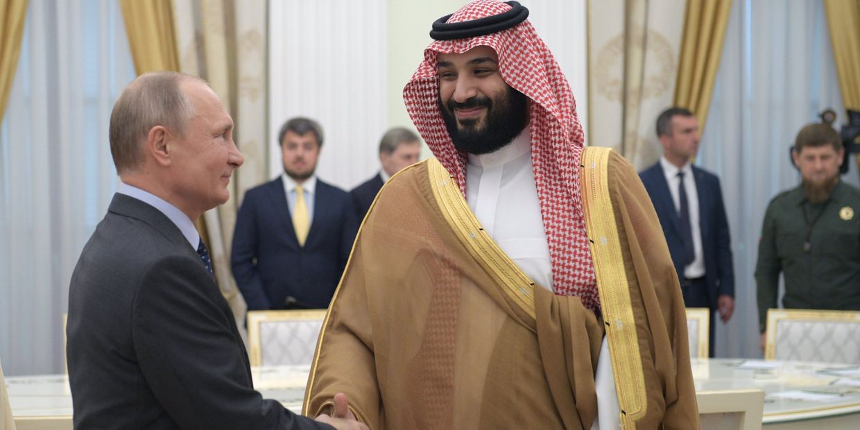 Президент РФ В. Путин и наследный принц Саудовской Аравии М. бен Салман Аль Сауд Президент РФ В. Путин и наследный принц Саудовской Аравии М. бен Салман Аль Сауд