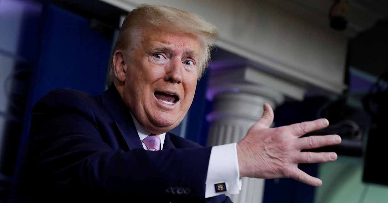 Президент США Дональд Трамп во время ежедневного брифинга в Вашингтоне Президент США Дональд Трамп во время ежедневного брифинга в Вашингтоне
