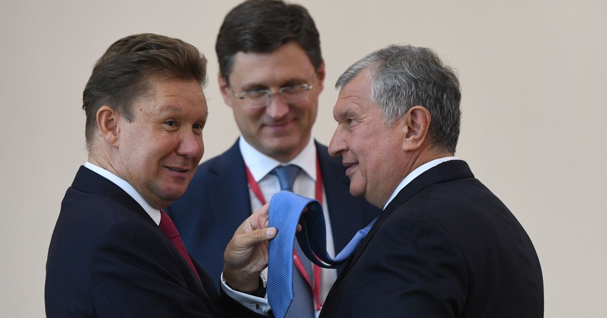 Председатель правления ПАО Газпром Алексей Миллер, министр энергетики РФ Александр Новак и главный исполнительный директор ПАО НК Роснефть Игорь Сечин