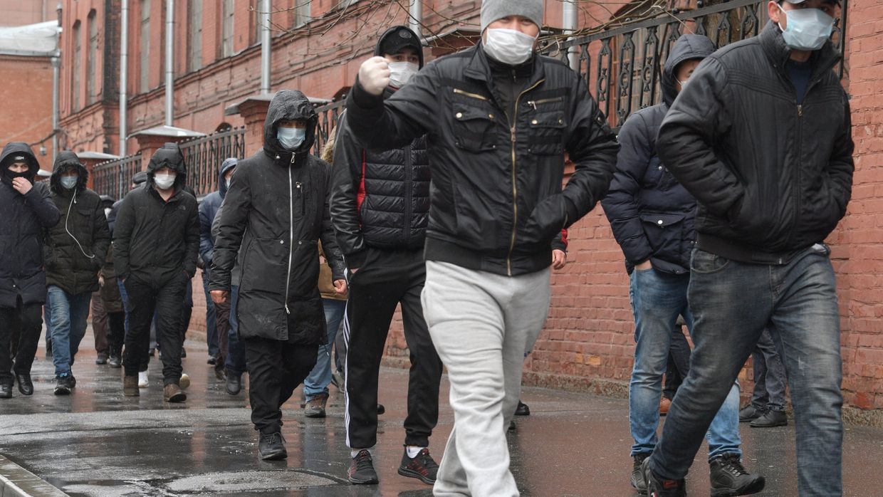 Очереди мигрантов в УФМС
