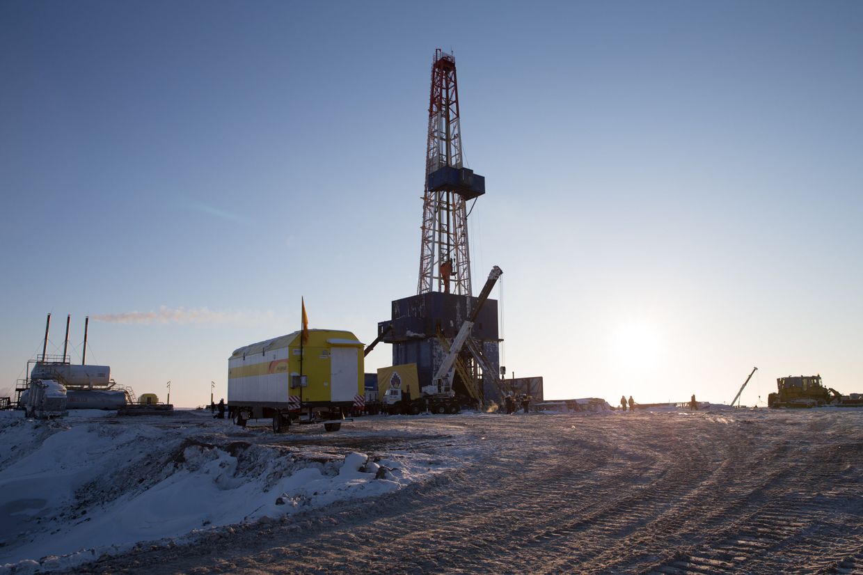 Буровая установка компании Роснефть на Хатангском лицензионном участке