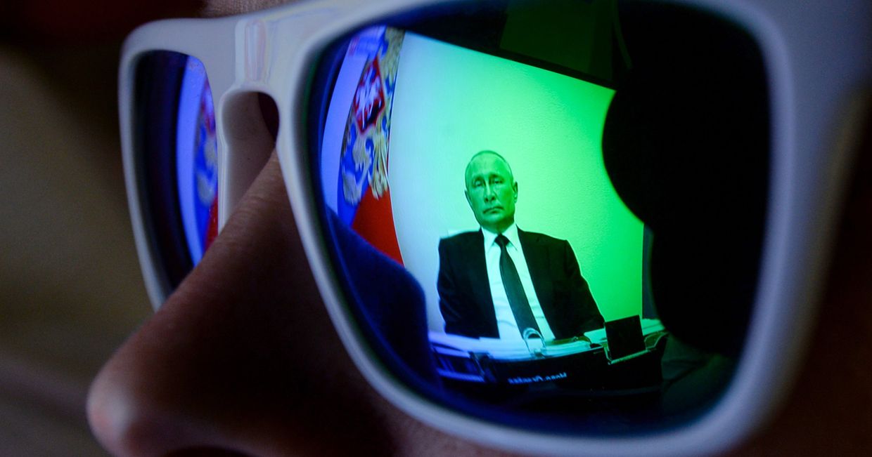 Трансляция совещания президента РФ В. Путина с главами регионов по борьбе с распространением коронавируса в России