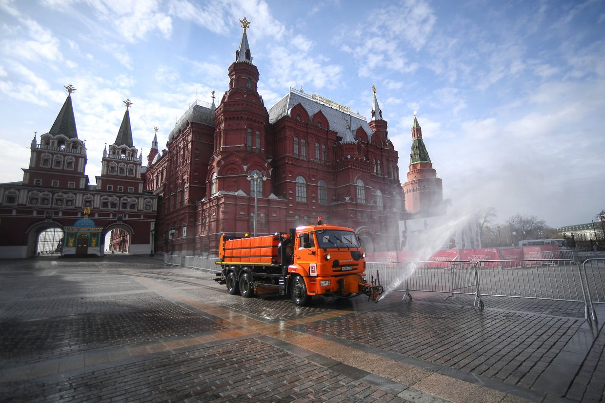 Дезинфекция дорог и тротуаров в Москве