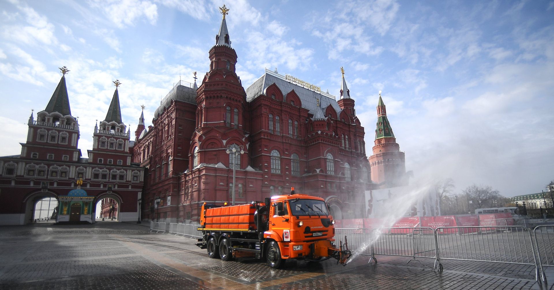 Дезинфекция дорог и тротуаров в Москве Дезинфекция дорог и тротуаров в Москве - ИноСМИ, 1920, 13.12.2020