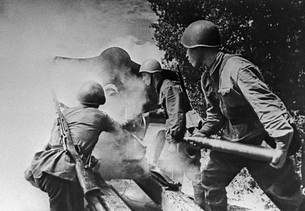 Артиллеристы на огневом рубеже. Великая Отечественная война 1941-1945 г.г.
