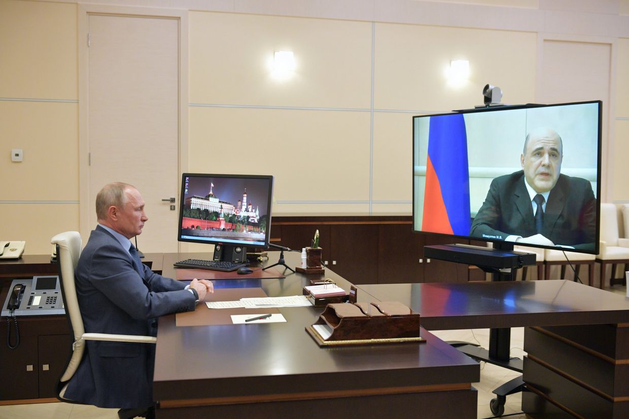 Президент РФ В. Путин провел встречу с премьер-министром РФ М. Мишустиным