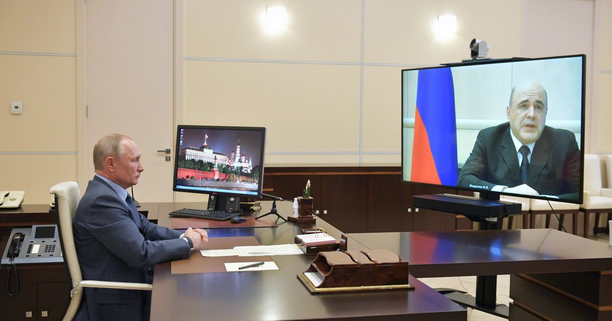 Президент РФ В. Путин провел встречу с премьер-министром РФ М. Мишустиным