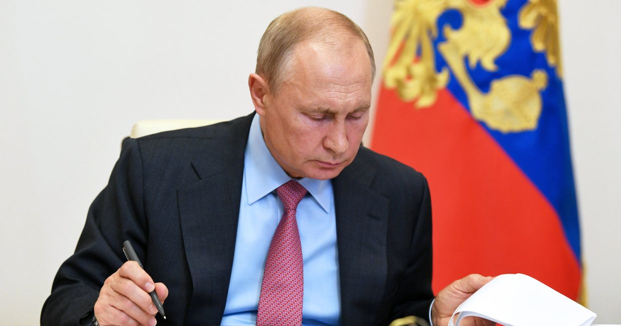 Президент РФ В. Путин провел совещание по ситуации на рынке труда