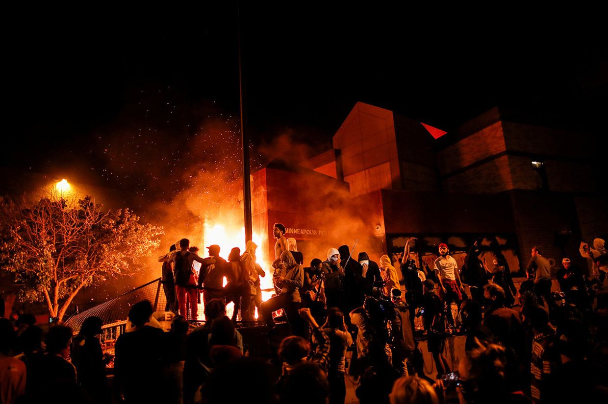 Участники протестов в Миннеаполисе